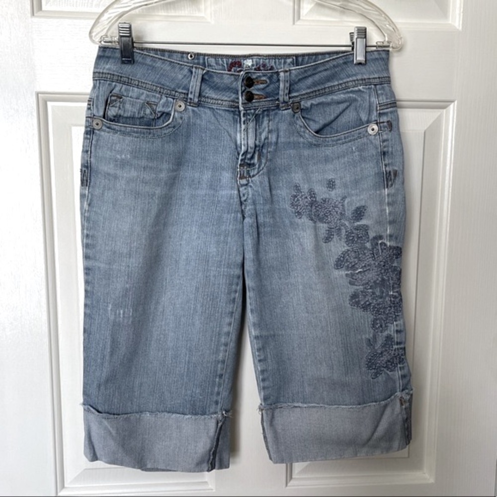 Candies Collection Vintage Embroidered Cuffed Bermuda Jean Shorts Size 7/8